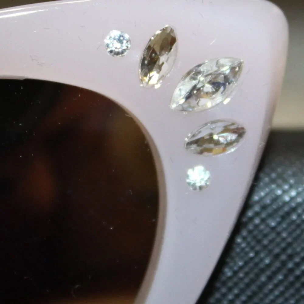 NWT Women's Prive Revaux cat eye sunglasses with bling RETRO, FABULOUS - Picture 5 of 10